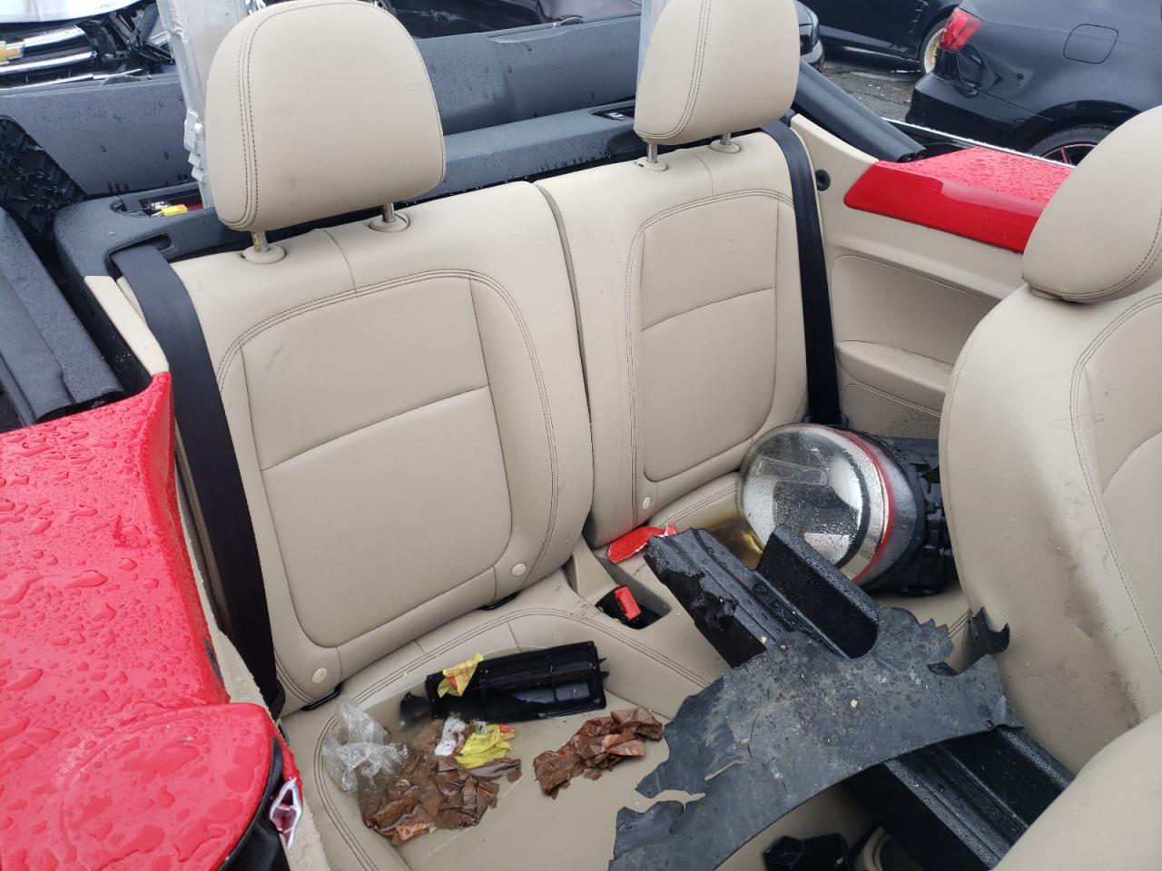 2013 Volkswagen Beetle - Image 10