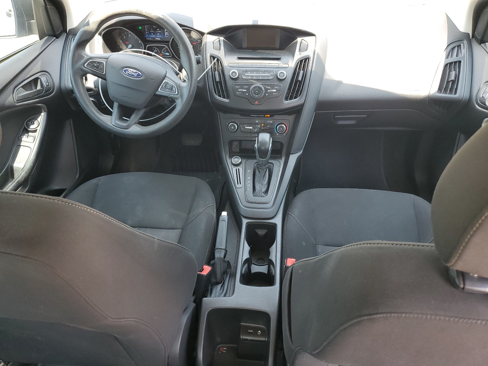 2015 Ford Focus S vin: 1FADP3E28FL230424