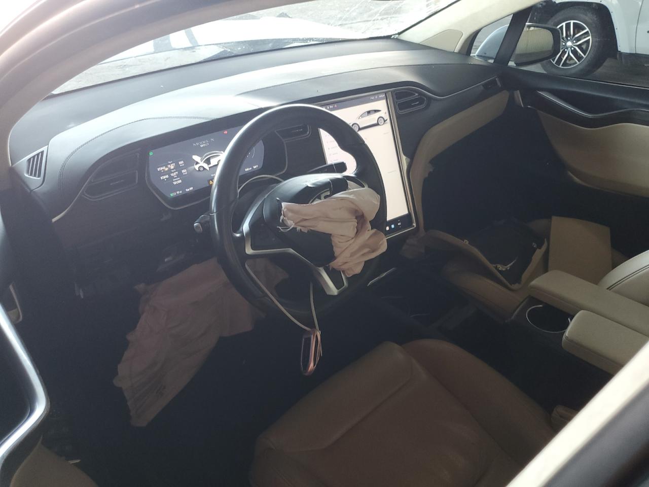 5YJXCAE26GF001588 2016 Tesla Model X