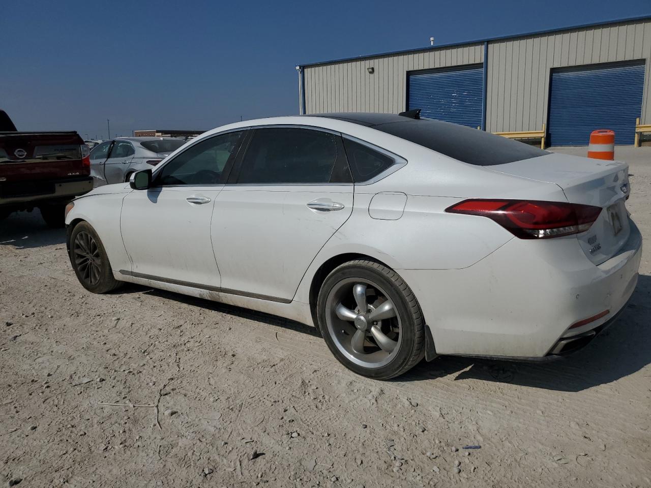 VIN KMHGN4JE3FU032407 2015 HYUNDAI GENESIS no.2