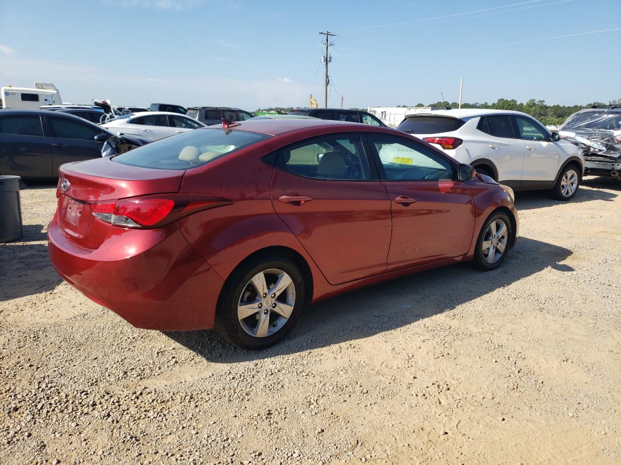 2013 Hyundai Elantra - Image 3
