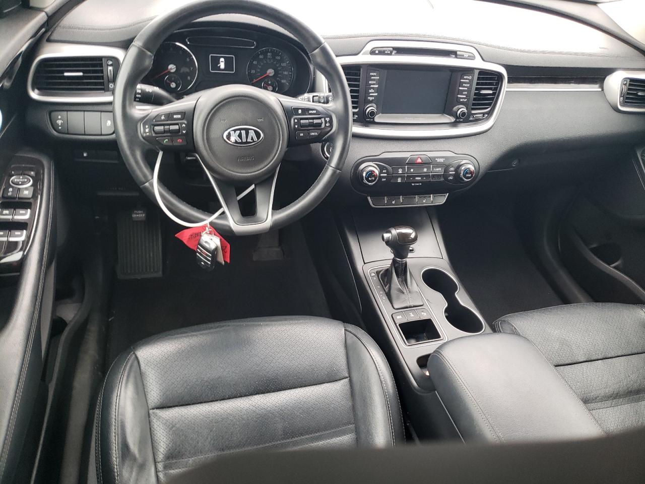 5XYPGDA30HG337073 2017 Kia Sorento Lx