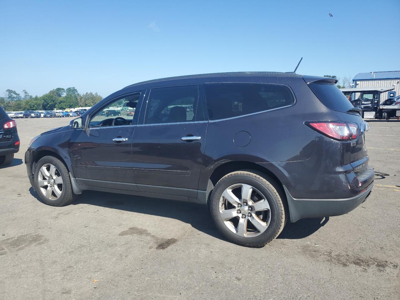 1GNKVGKDXHJ129721 2017 CHEVROLET TRAVERSE - Image 2