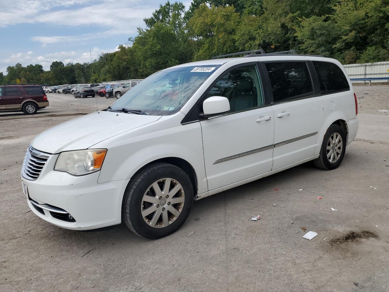 2014 Chrysler Town & Country - Image 1