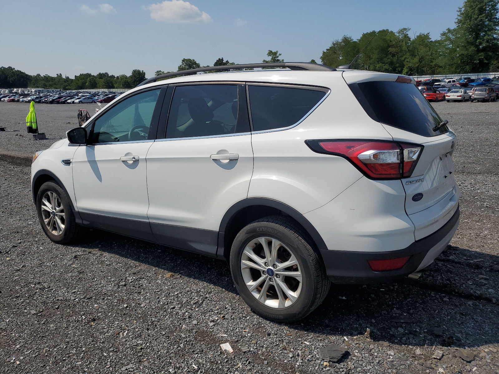 1FMCU9GD4JUC76962 2018 Ford Escape Se