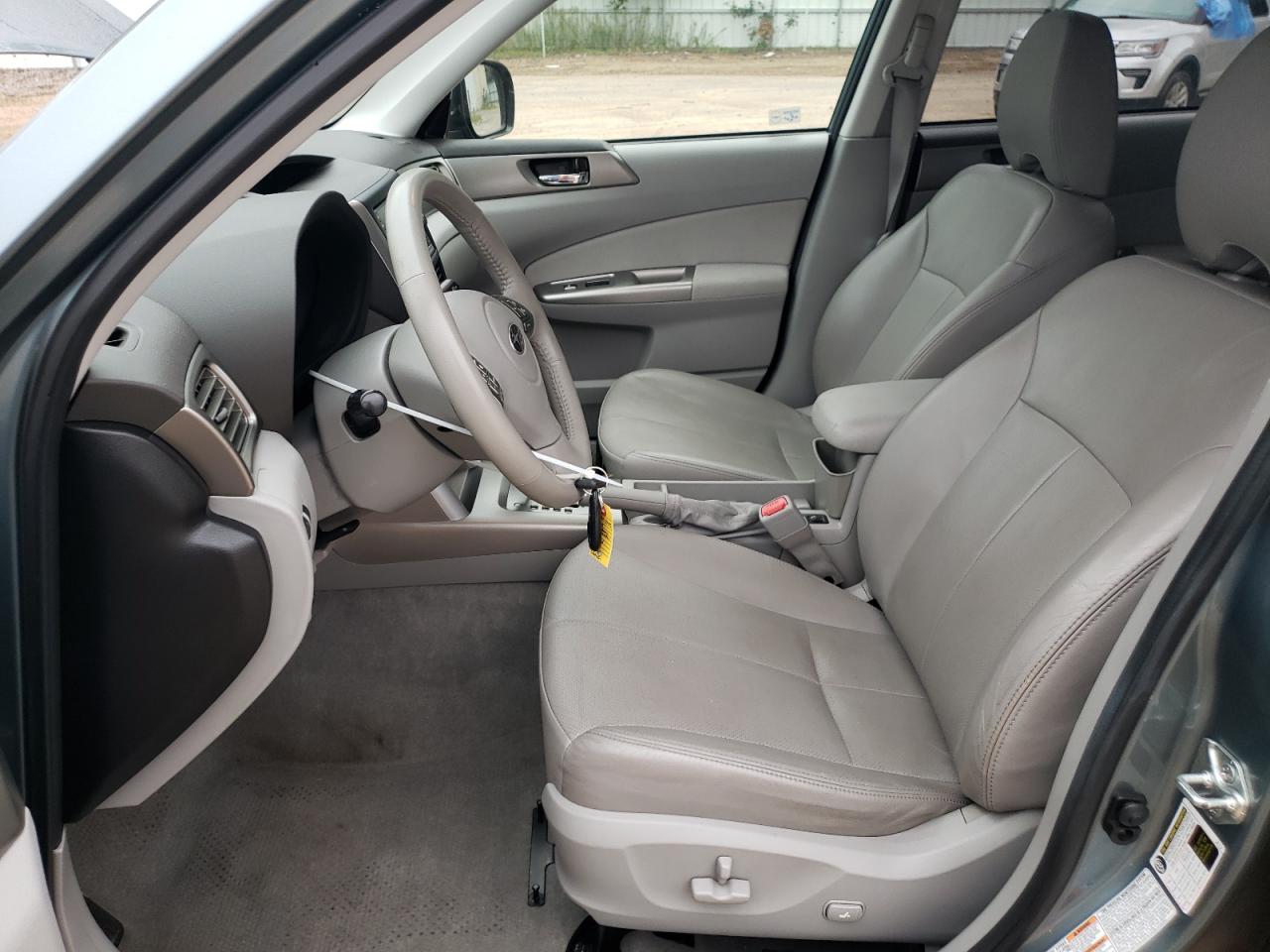 2010 Subaru Forester 2.5X Limited VIN: JF2SH6DC0AH805803 Lot: 67588704