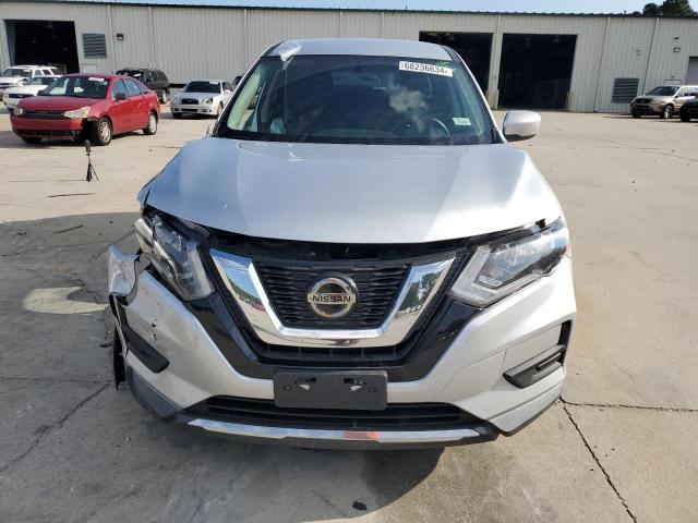  NISSAN ROGUE 2018 Srebrny