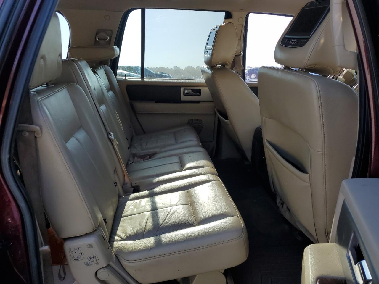 2012 Ford Expedition - Image 11