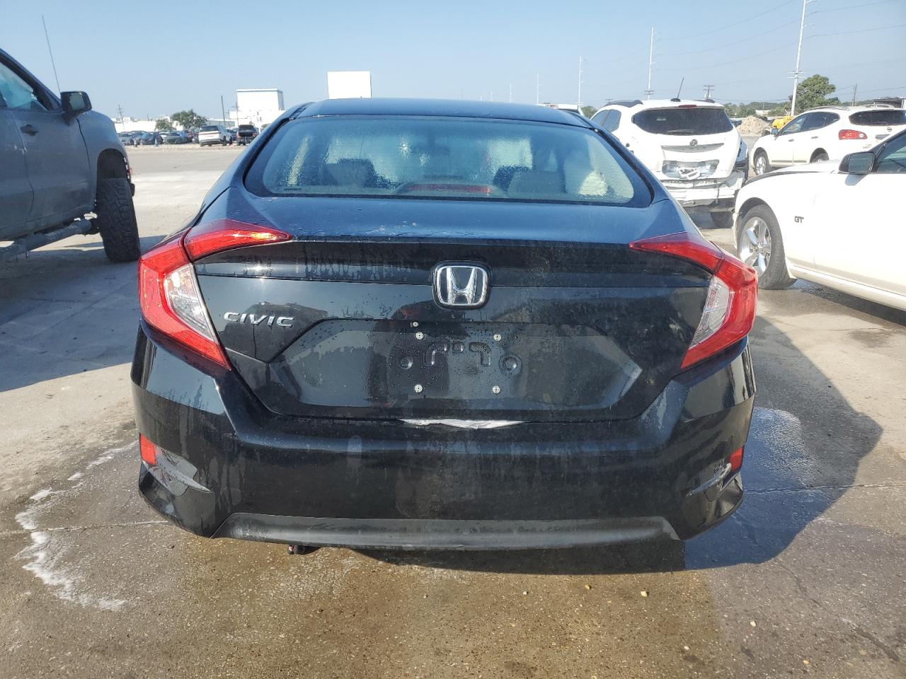 19XFC2F5XHE070446 2017 Honda Civic Lx