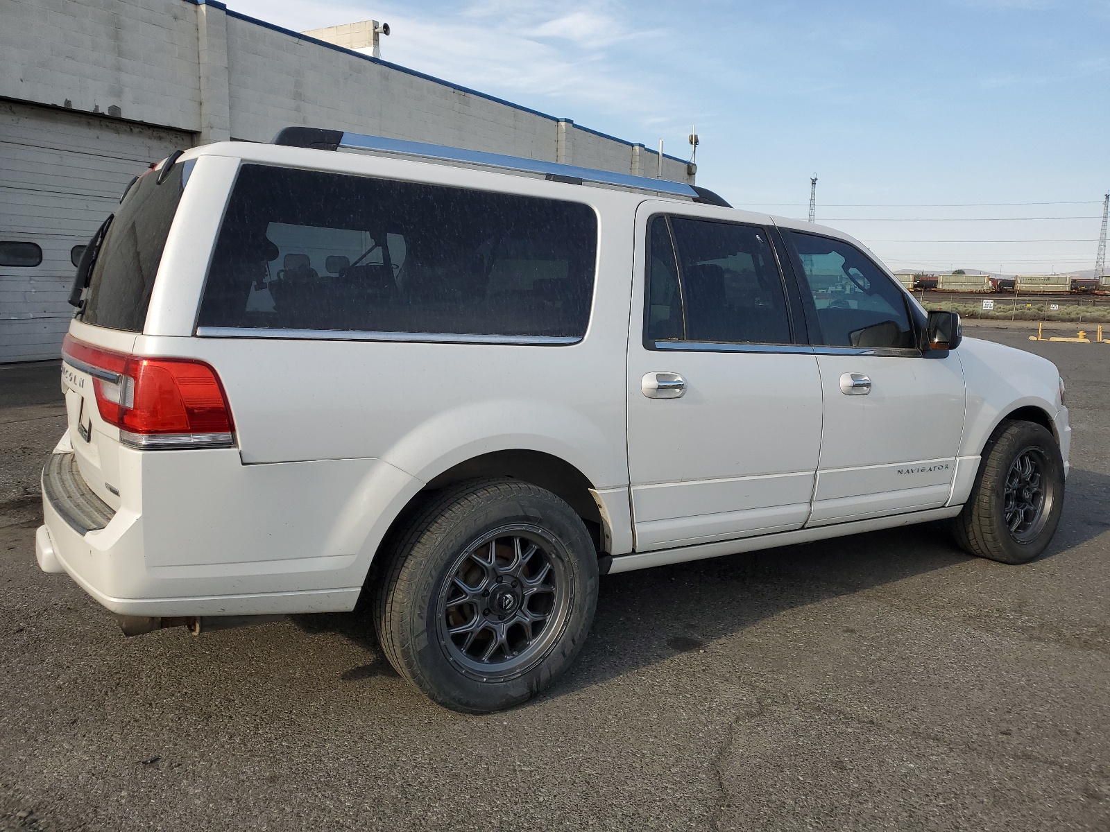 2015 Lincoln Navigator L vin: 5LMJJ3JT1FEJ12337