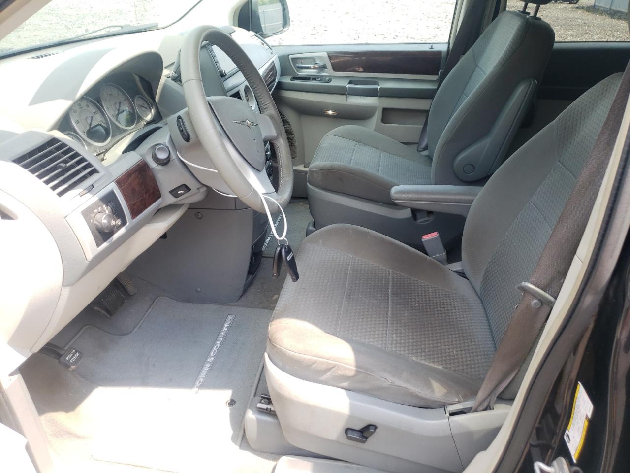 2010 Chrysler Town & Country Touring VIN: 2A4RR5D12AR141313 Lot: 66350844