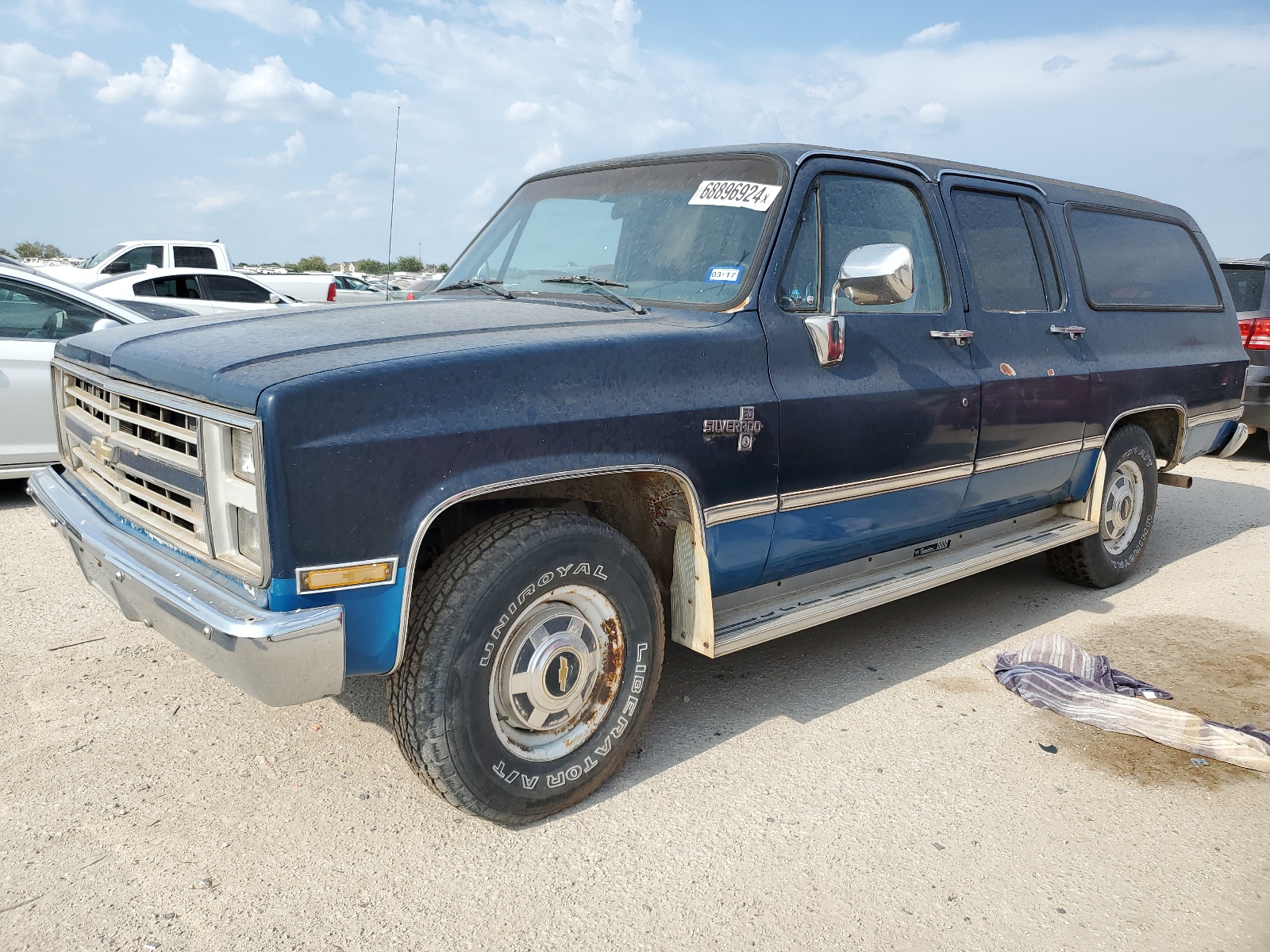 1GNGR26KXJF173409 1988 Chevrolet Suburban R20