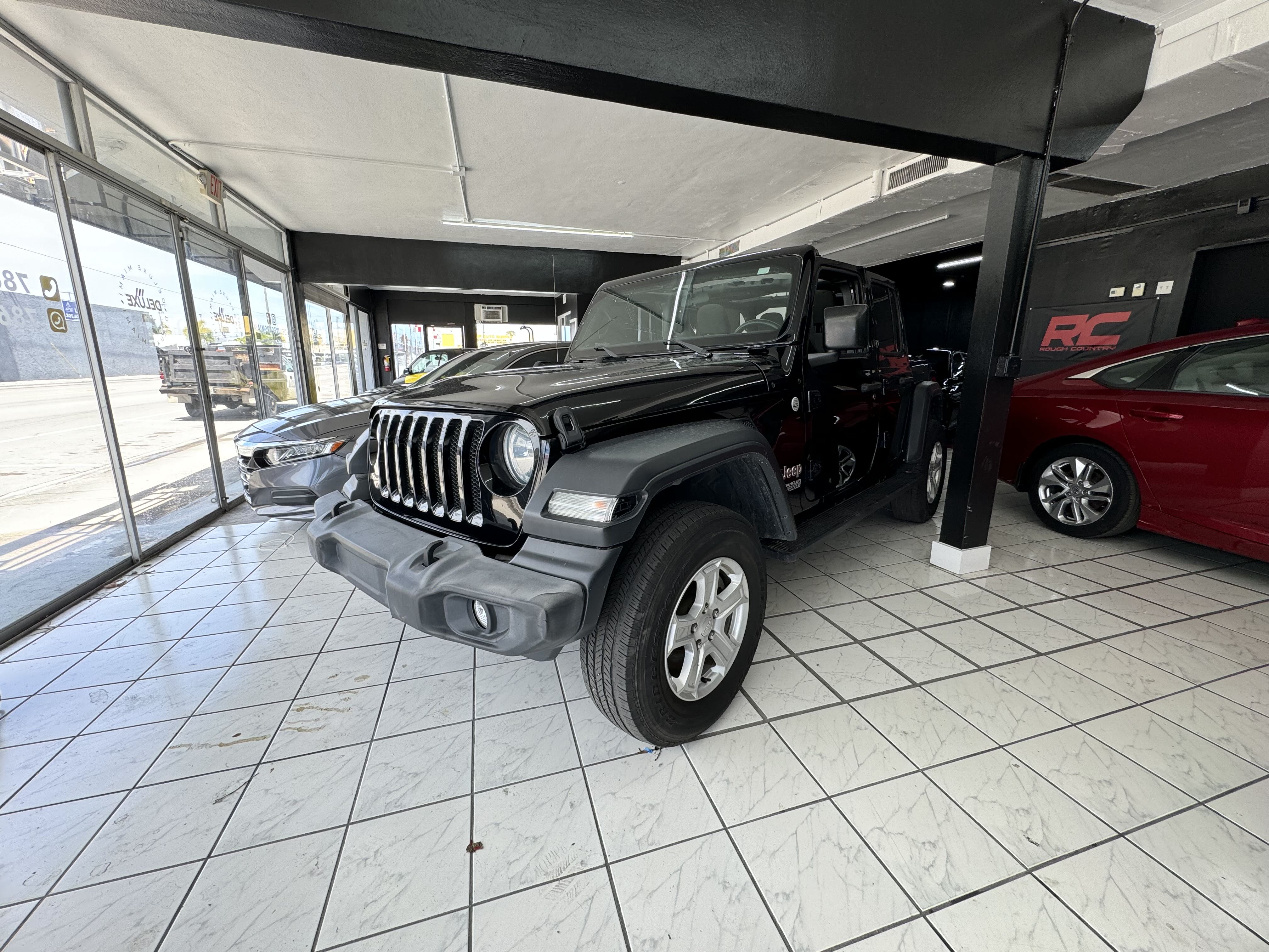 2018 Jeep Wrangler Unlimited Sport vin: 1C4HJXDG0JW189134