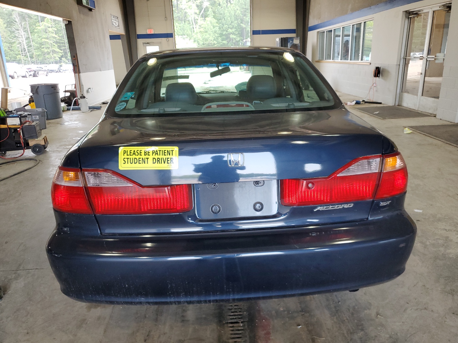 1HGCG6688YA006192 2000 Honda Accord Ex