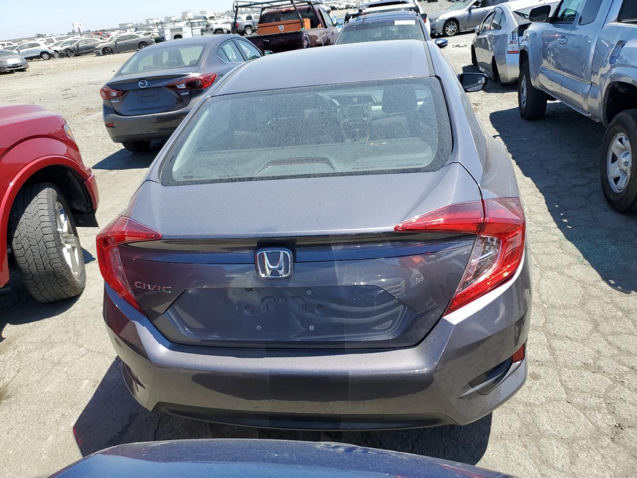 2HGFC2F5XJH576645 2018 Honda Civic Lx