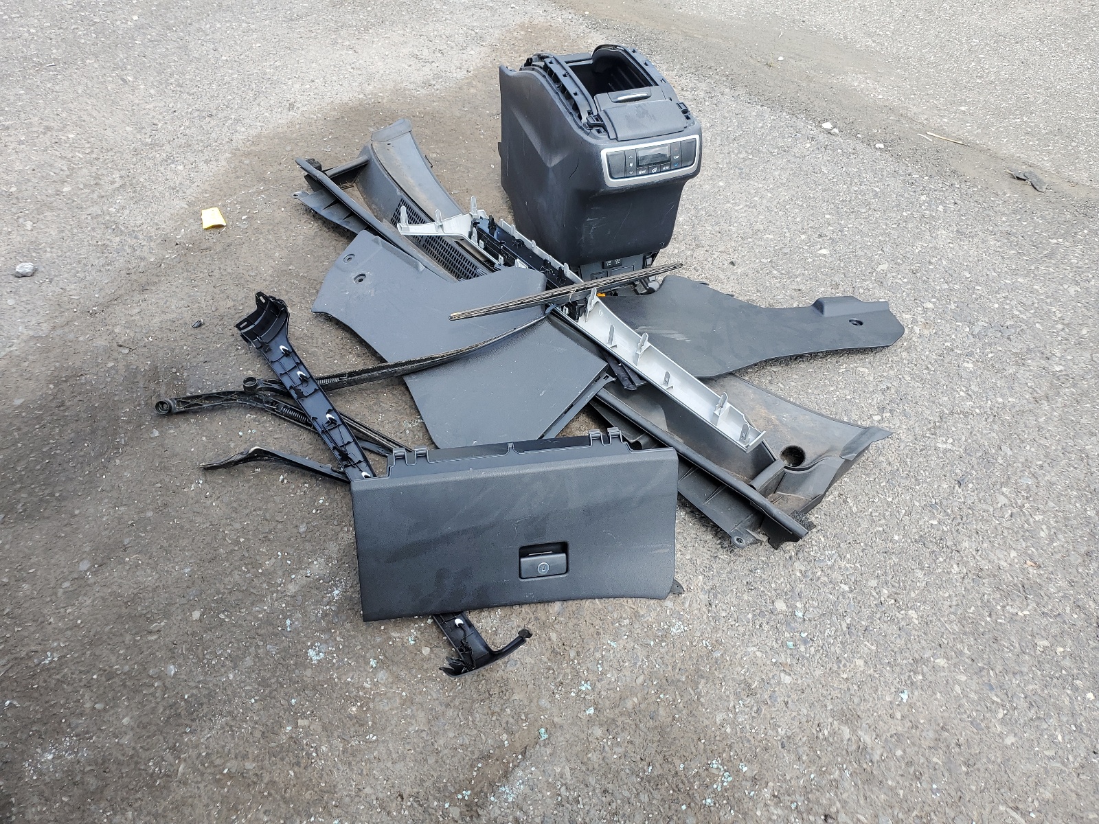 5TDJZRFH5JS534640 2018 Toyota Highlander Se