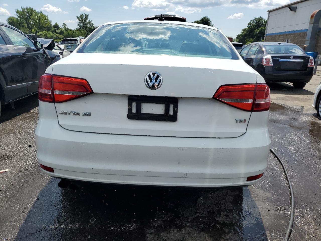 3VWD17AJ6FM404986 2015 Volkswagen Jetta Se