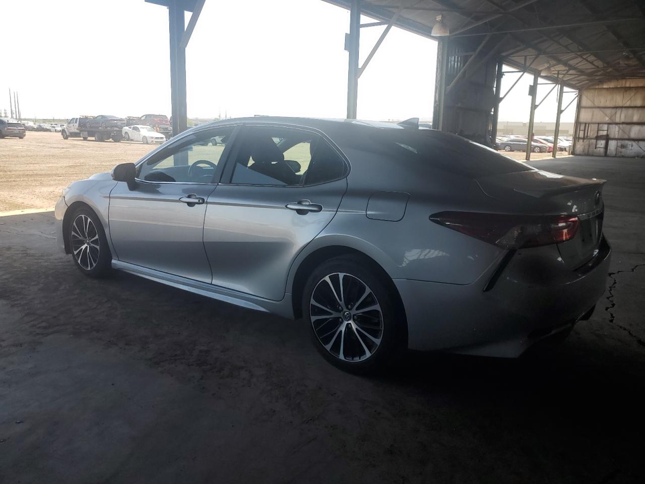 4T1B11HK7KU756028 2019 TOYOTA CAMRY - Image 2