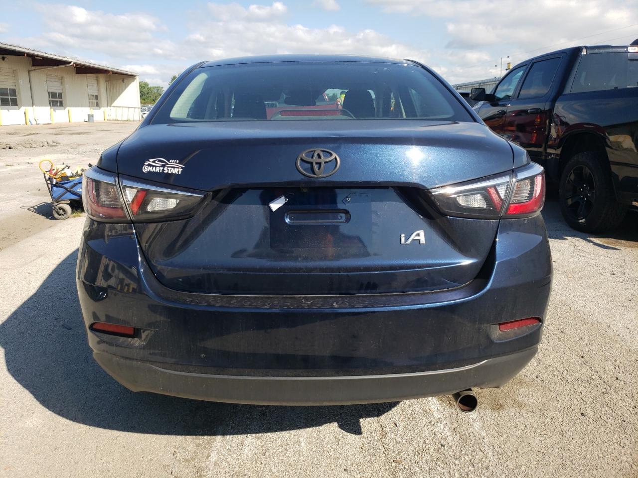 3MYDLBYV3HY163667 2017 Toyota Yaris Ia