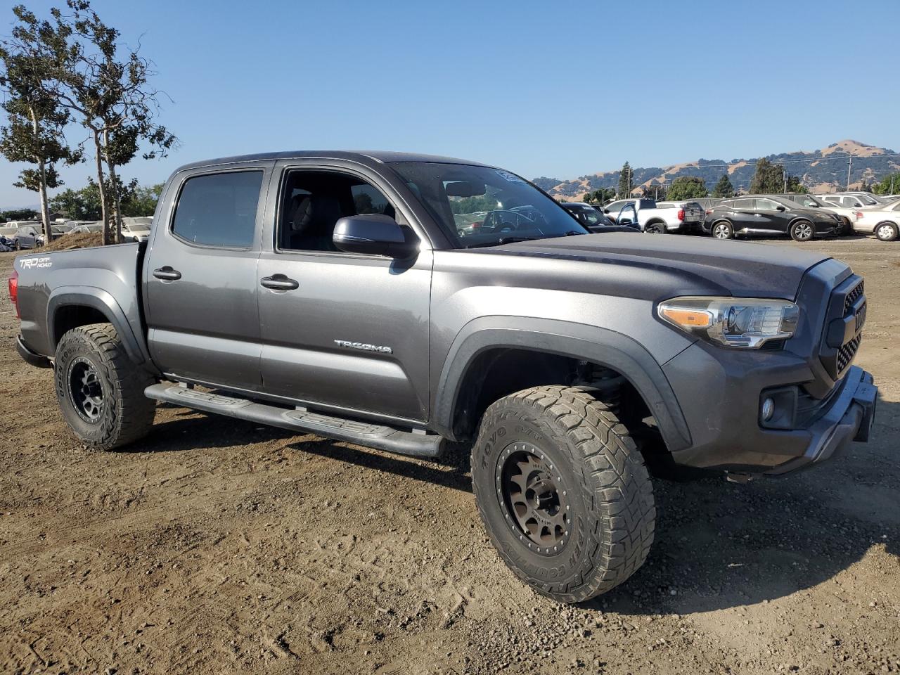 3TMAZ5CN4HM037320 2017 Toyota Tacoma Double Cab