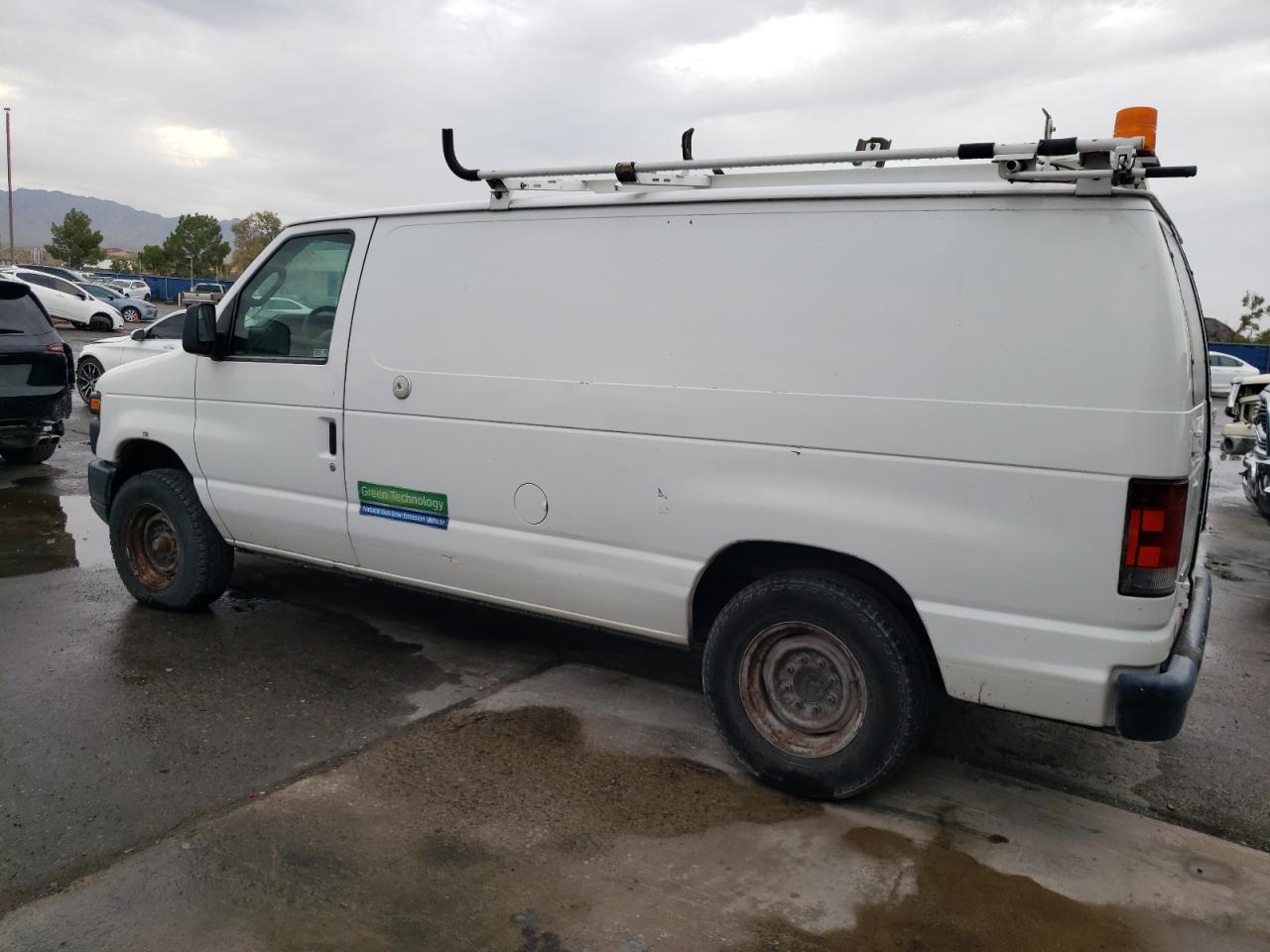 2010 Ford Econoline - Image 2