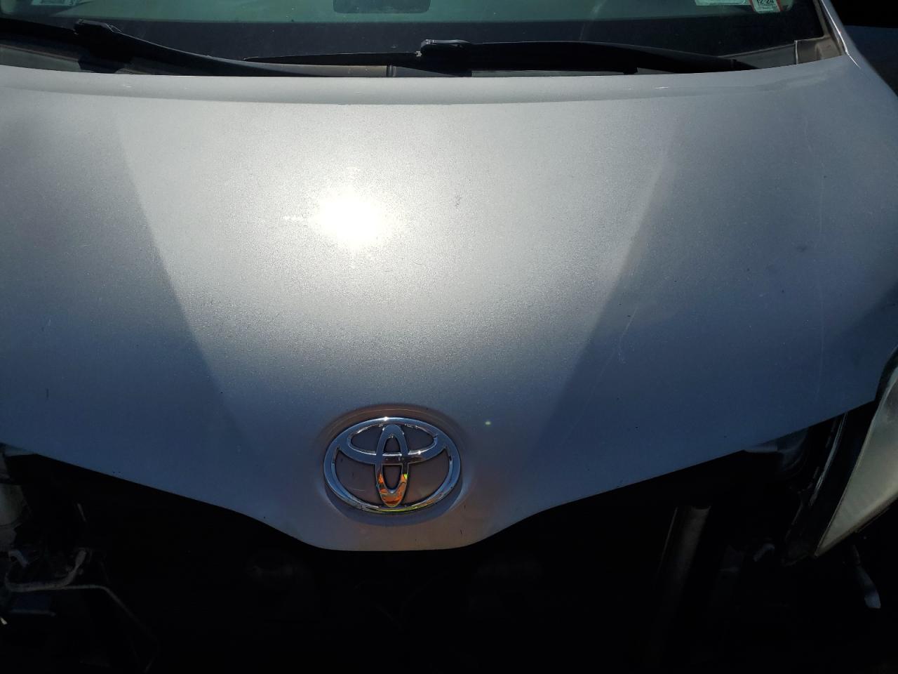 2012 Toyota Sienna - Image 13