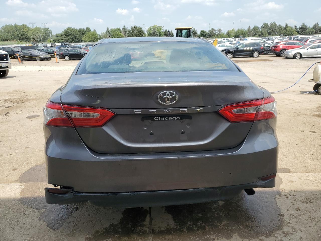 4T1B11HK9JU674879 2018 Toyota Camry L