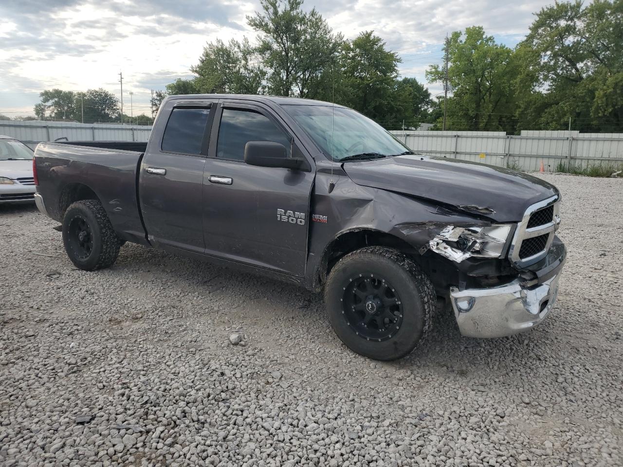 1C6RR7GT9HS556983 2017 Ram 1500 Slt