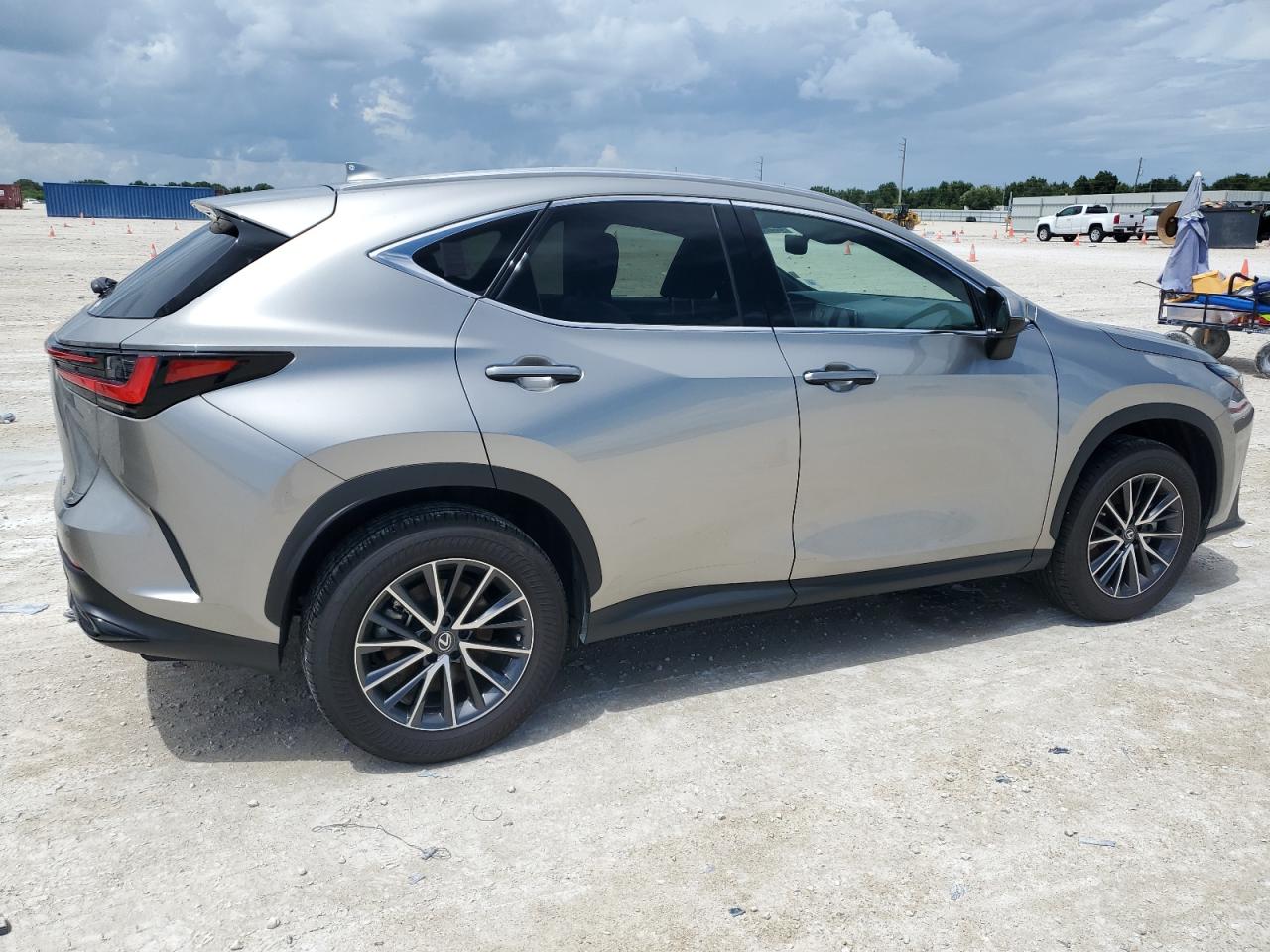 2T2GGCEZ9PC028684 Lexus NX 350  3