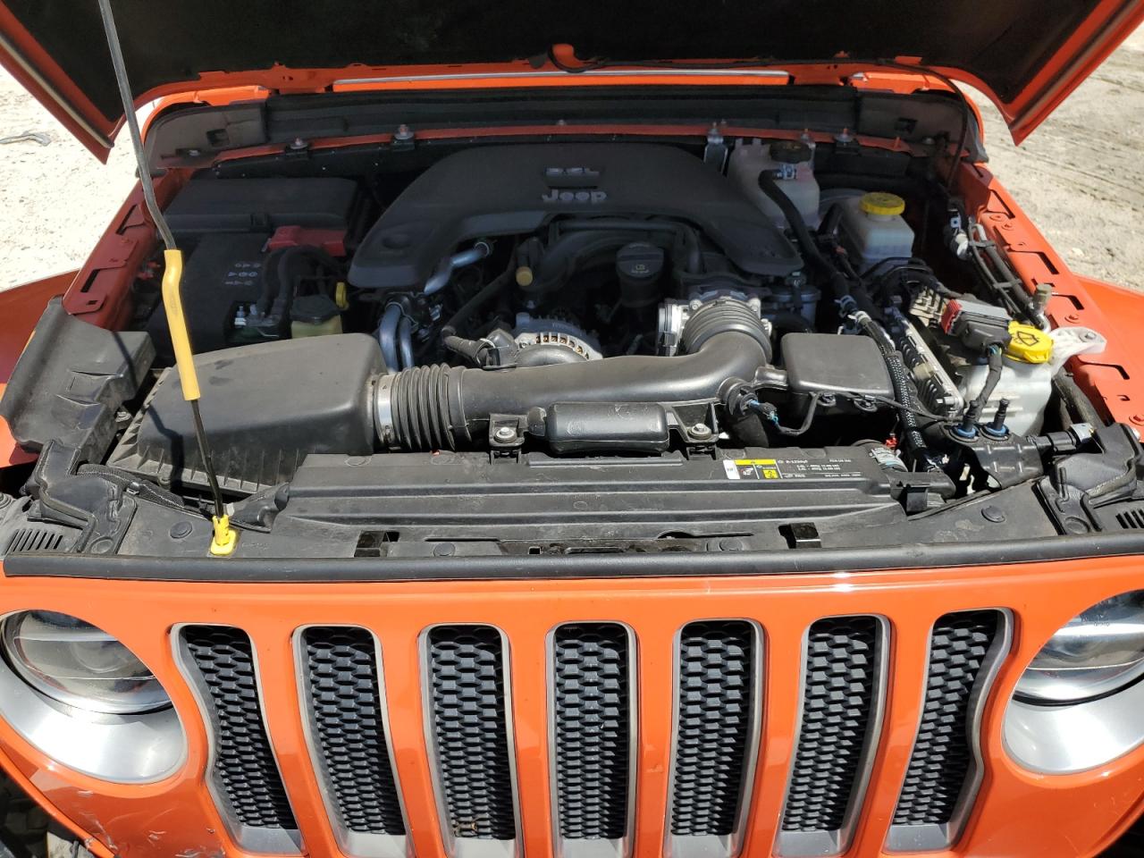 1C4HJXEG9JW231086 2018 Jeep Wrangler Unlimited Sahara