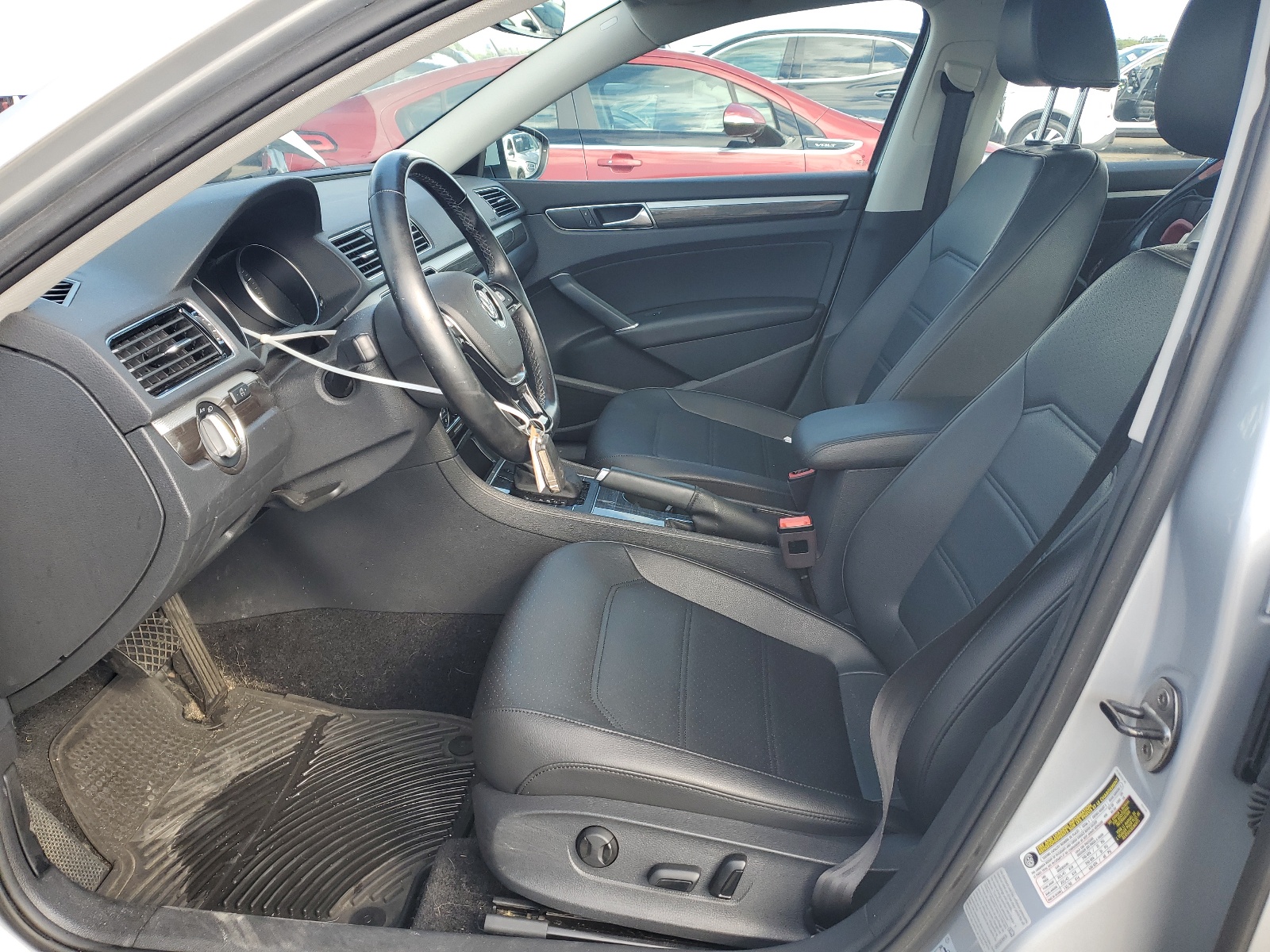 1VWGT7A33HC048669 2017 Volkswagen Passat Se