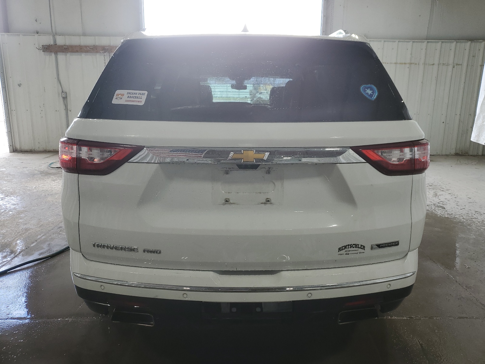 1GNEVJKW7JJ269615 2018 Chevrolet Traverse Premier