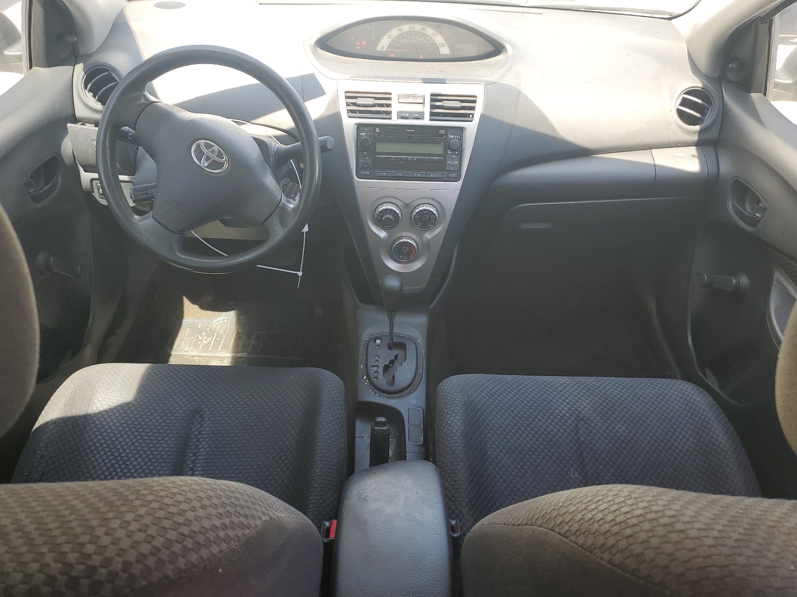 JTDBT923771034131 2007 Toyota Yaris