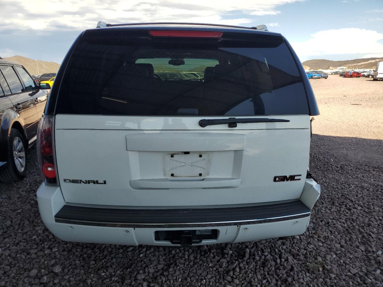 1GKUKEEF7AR158939 2010 GMC Yukon Denali