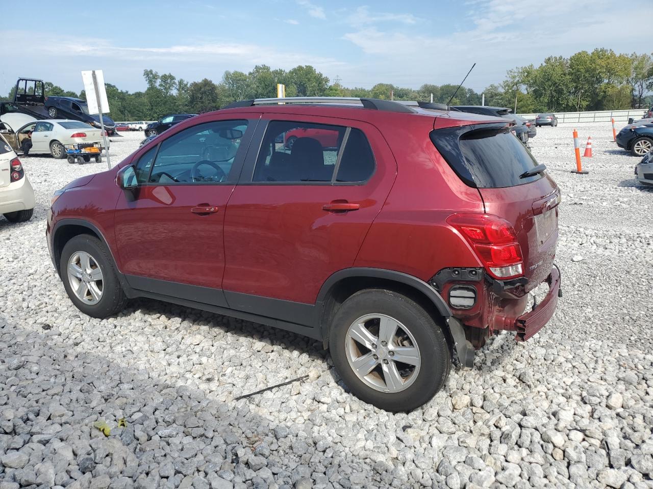 KL7CJPSM3NB525579 2022 CHEVROLET TRAX - Image 2