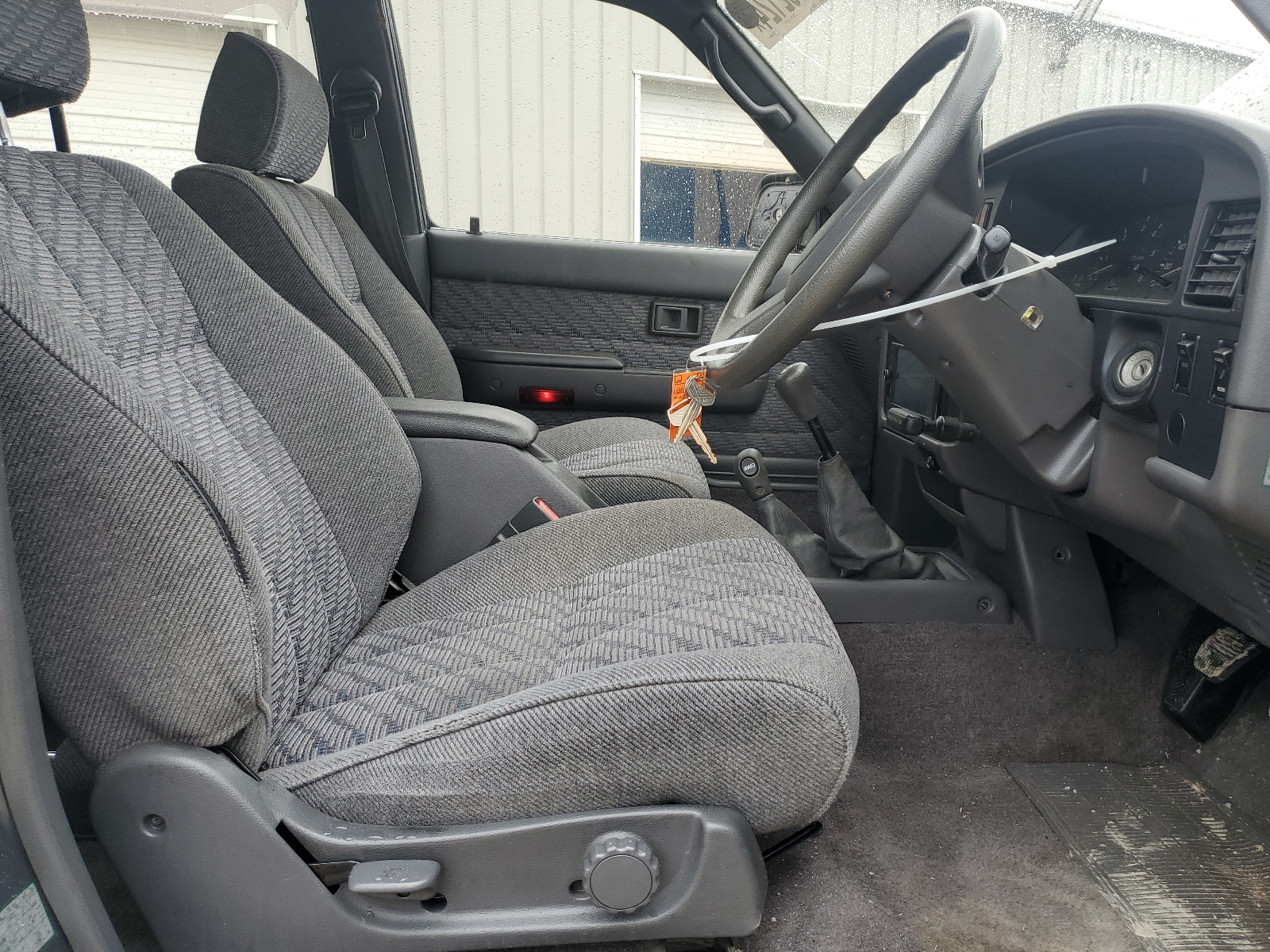 KZN1309036718 1994 Toyota Hilux Surf