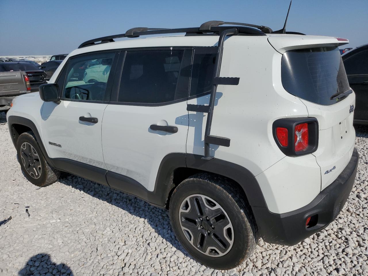 2019 Jeep Renegade - Image 2