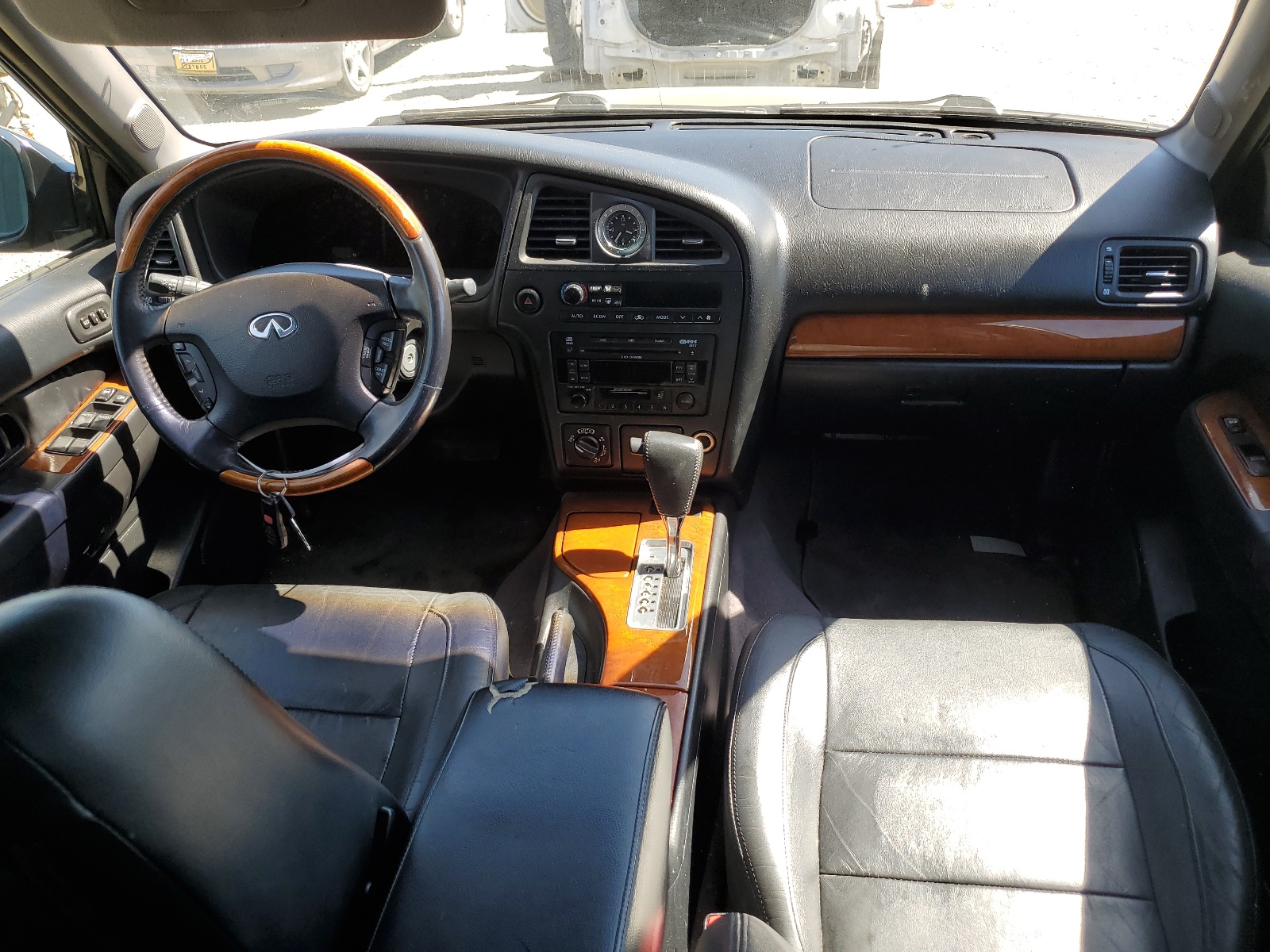 JNRDR09Y72W259374 2002 Infiniti Qx4