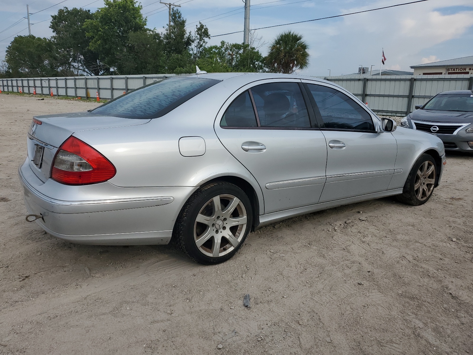 WDBUF56X07B083668 2007 Mercedes-Benz E 350