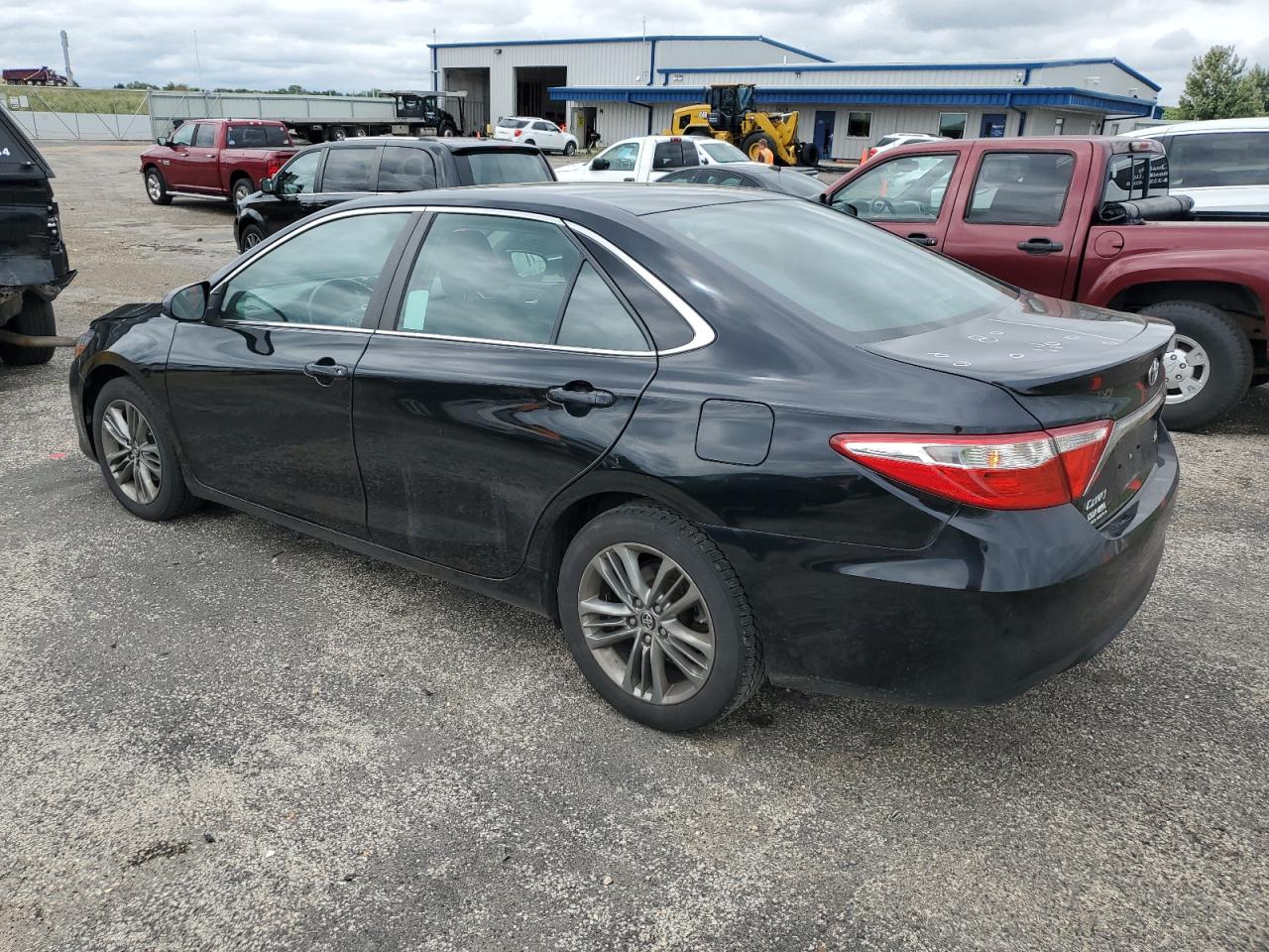 4T1BF1FK4FU047986 2015 TOYOTA CAMRY - Image 2