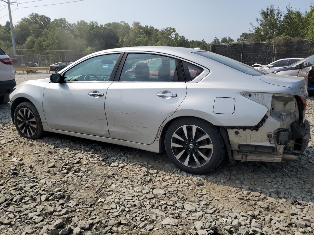 1N4AL3AP9HC206376 2017 NISSAN ALTIMA - Image 2