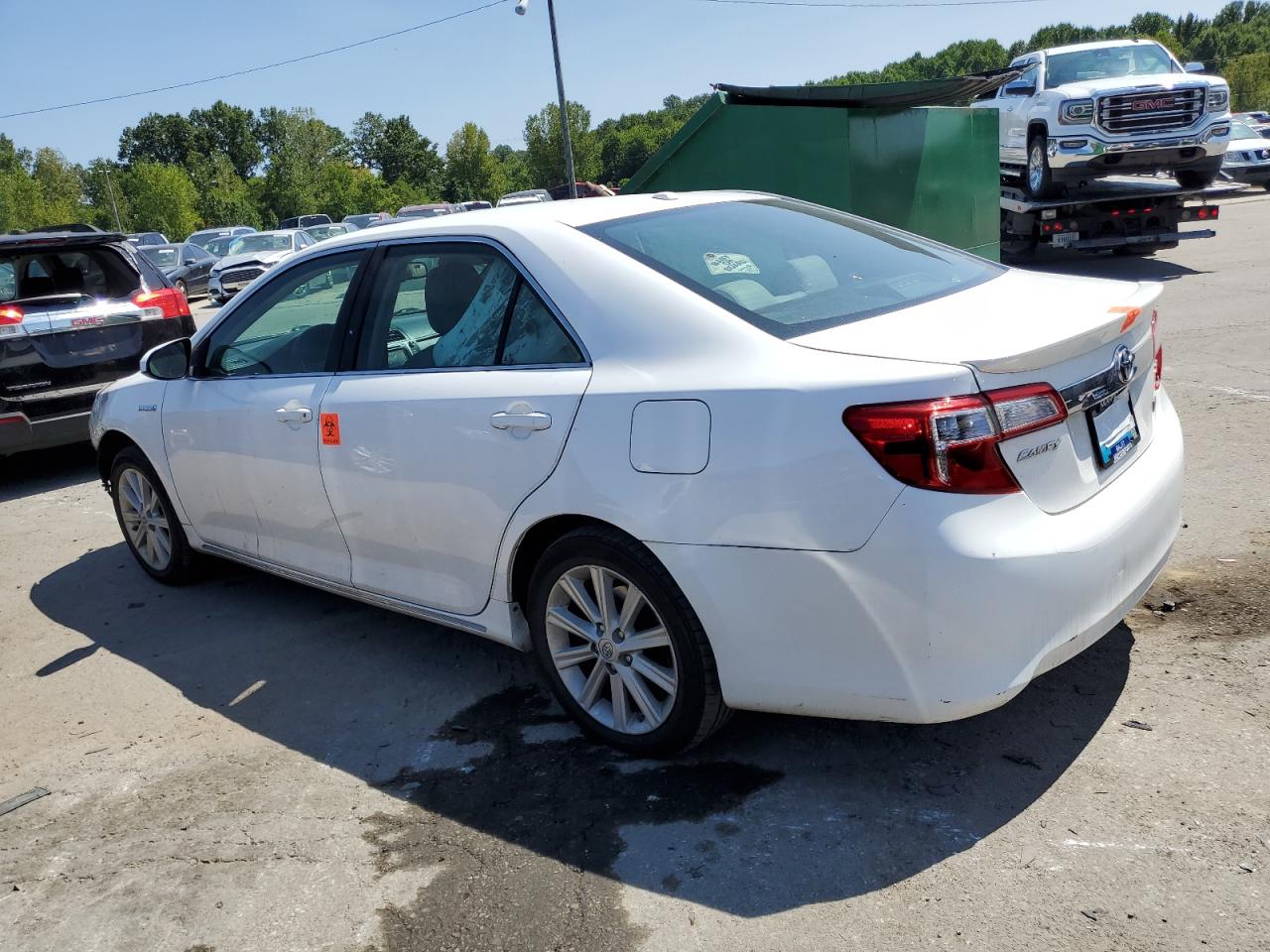 2014 Toyota Camry - Image 2