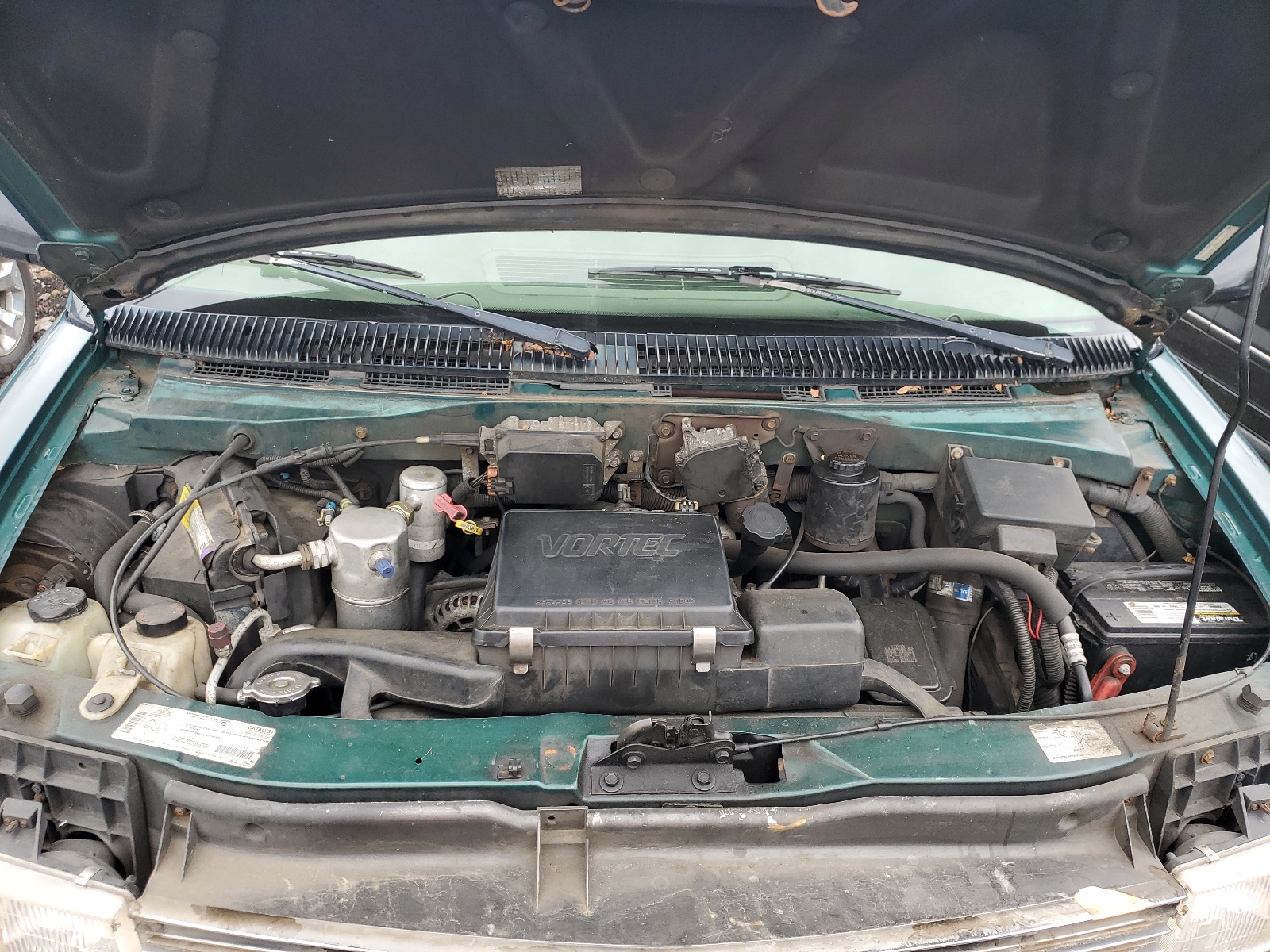 1GNDM19W6WB181371 1998 Chevrolet Astro