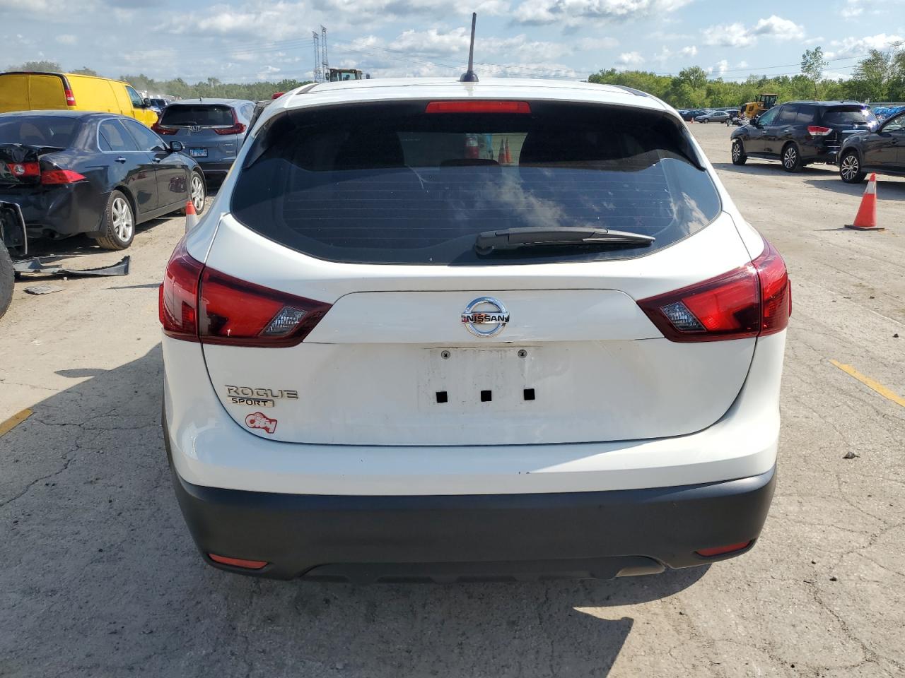 JN1BJ1CPXKW229454 2019 Nissan Rogue Sport S