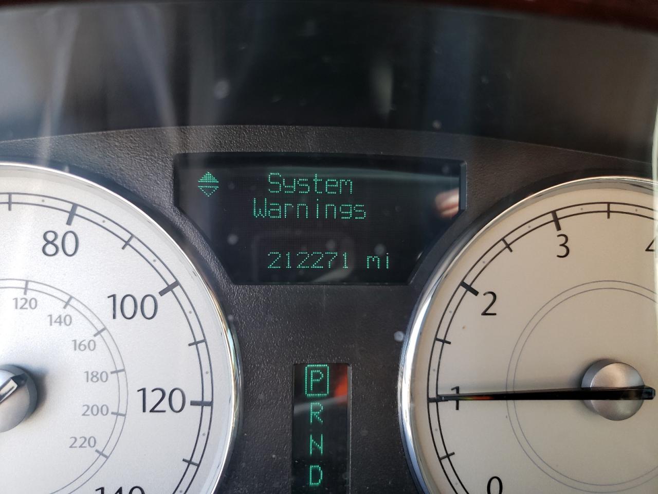 2005 Chrysler 300 - Image 9