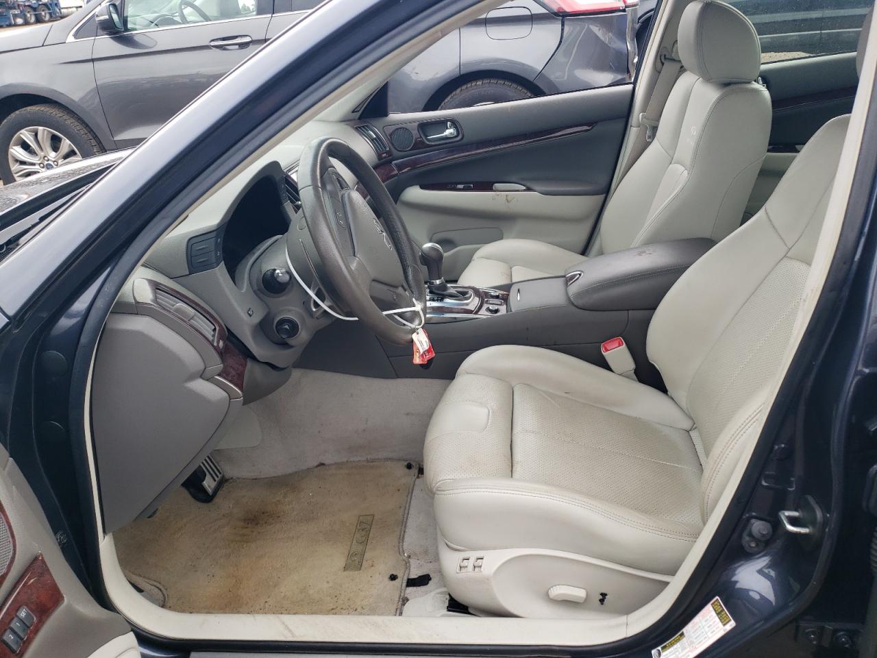 2011 Infiniti G - Image 7