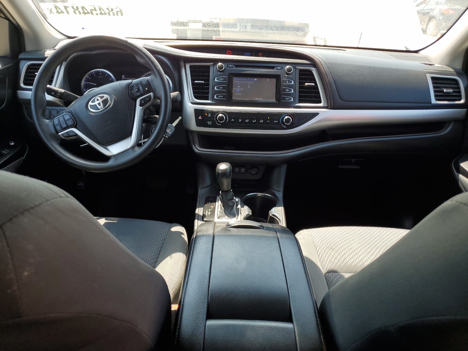 5TDZZRFH2KS316496 2019 Toyota Highlander Le