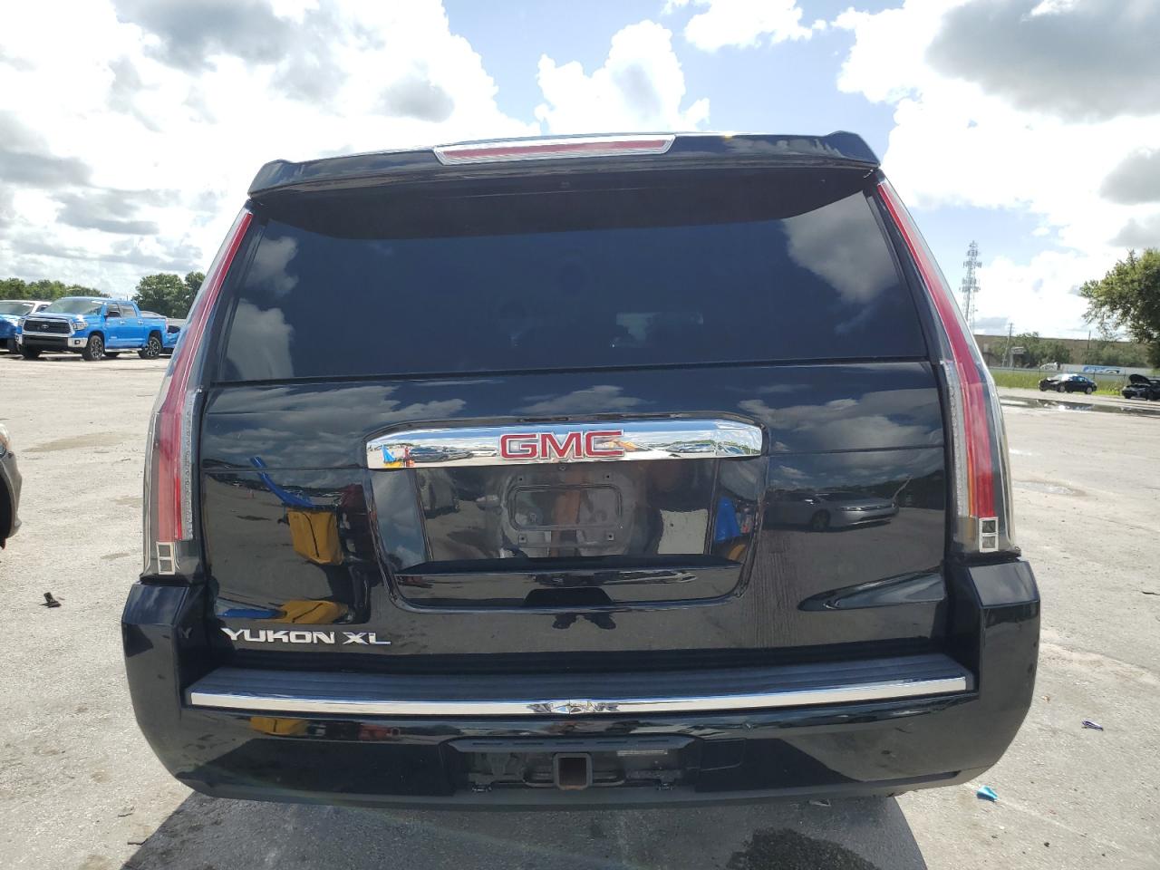 2017 GMC Yukon Xl Denali VIN: 1GKS2HKJ9HR145668 Lot: 65919564