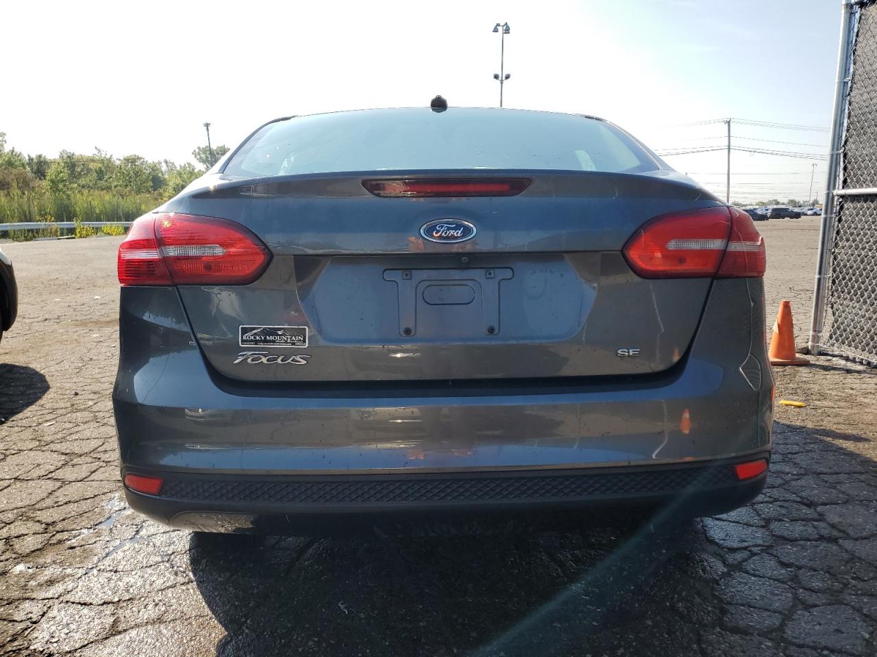 2016 Ford Focus Se VIN: 1FADP3F29GL352547 Lot: 69071524