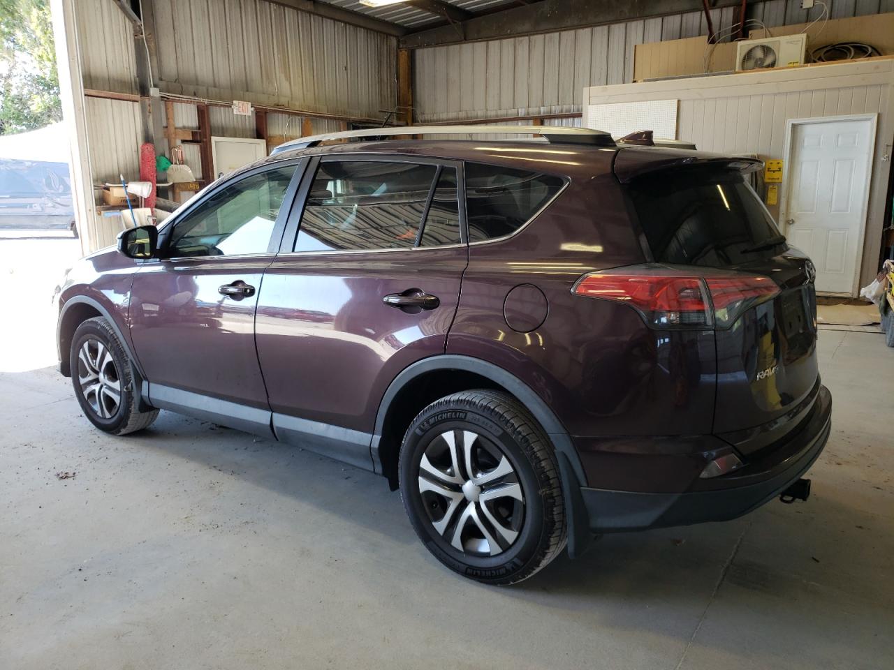 2T3BFREV6HW681742 2017 TOYOTA RAV 4 - Image 2